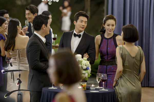 《诱惑》海报第30张图片