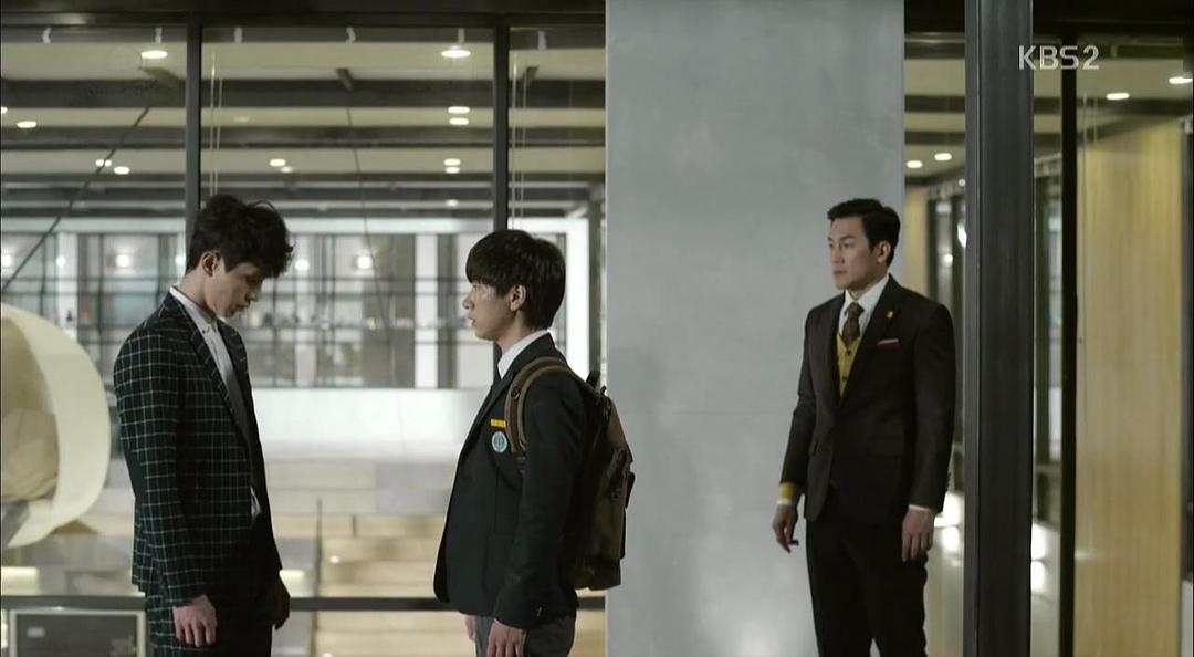 《钢铁人》剧照第37张图片