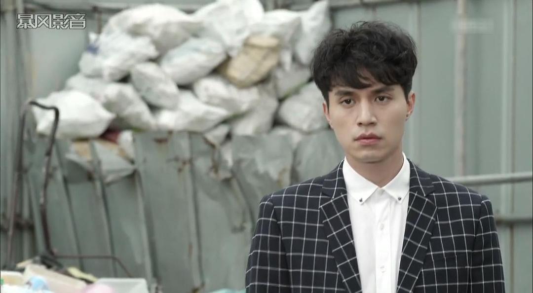 《钢铁人》剧照第35张图片