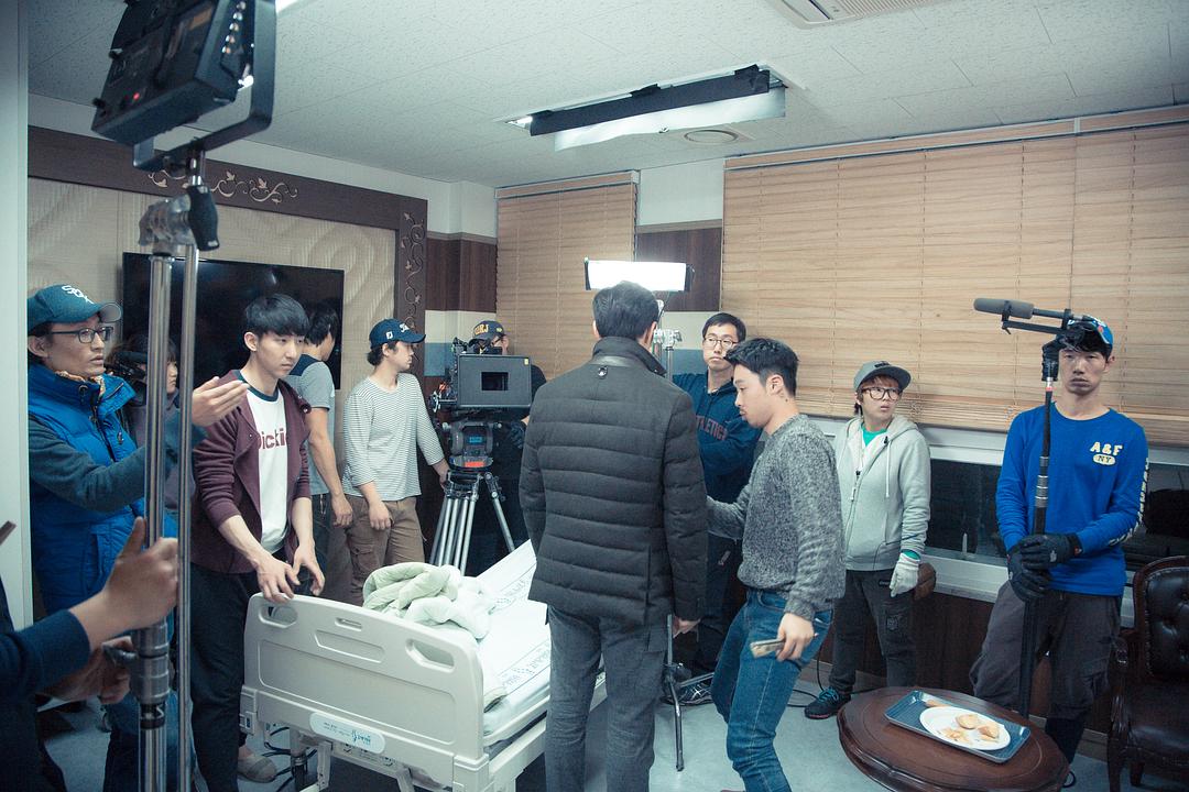 《心连心》剧照第47张图片