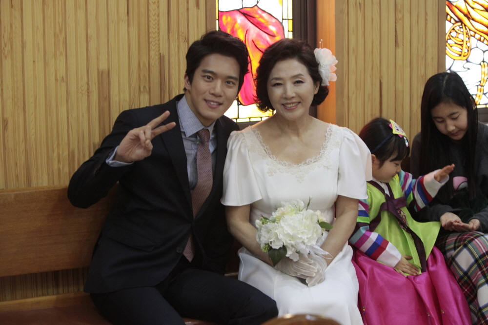 《传说的魔女》剧照