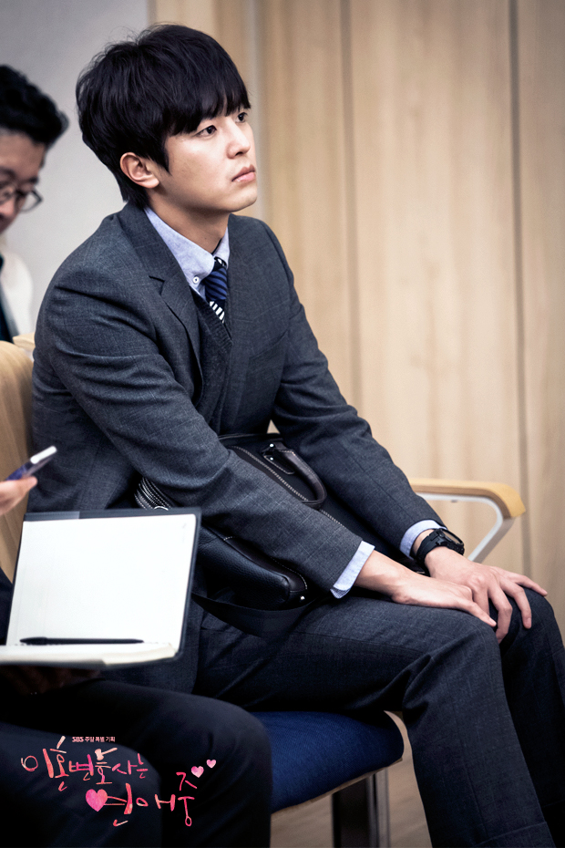 《离婚律师恋爱中》剧照第36张图片