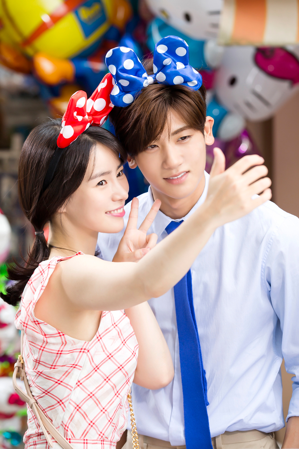 《上流社会》海报第13张图片