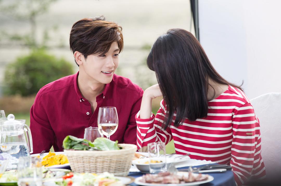 《上流社会》海报第27张图片