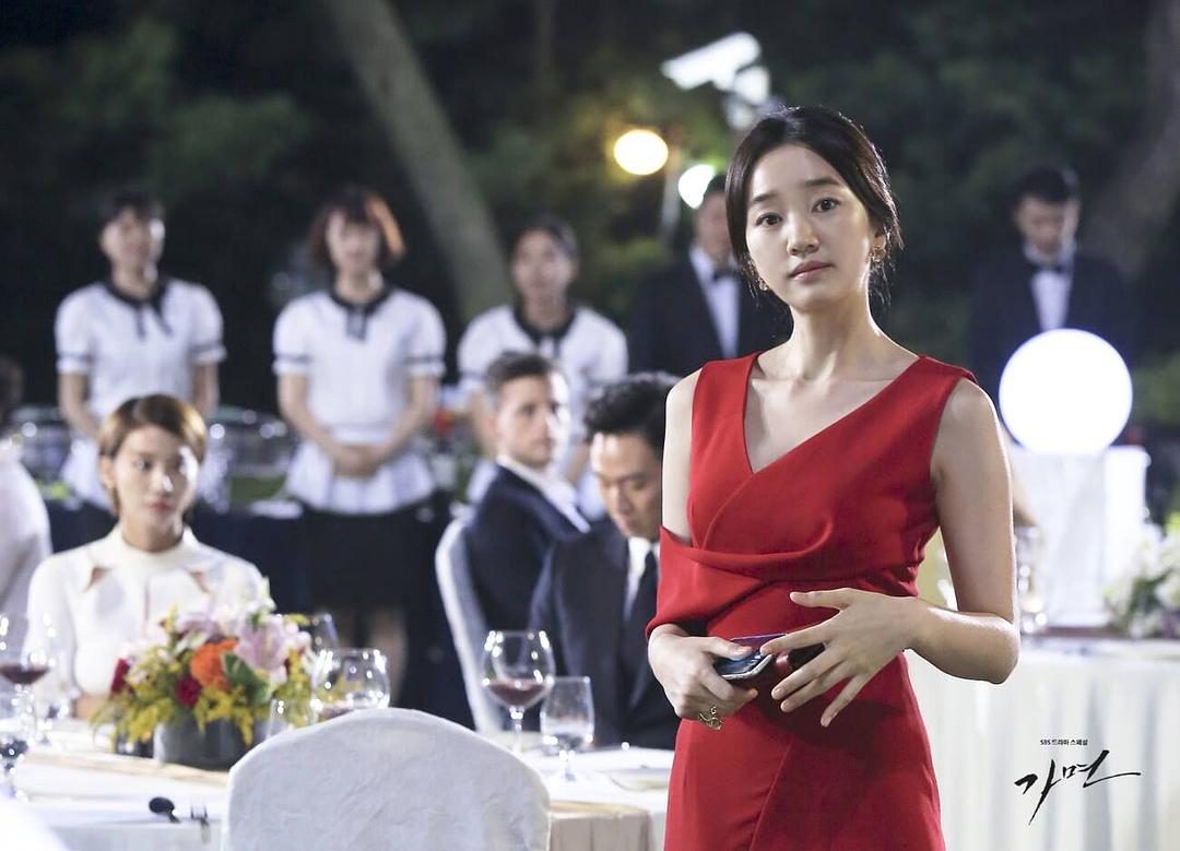 《假面》剧照第22张图片