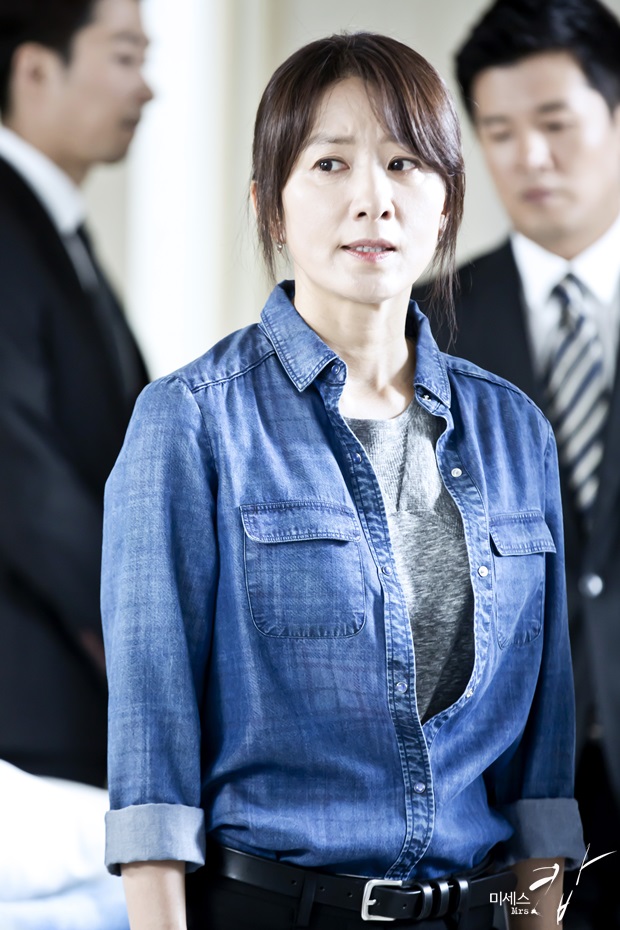 《警察夫人》剧照第59张图片