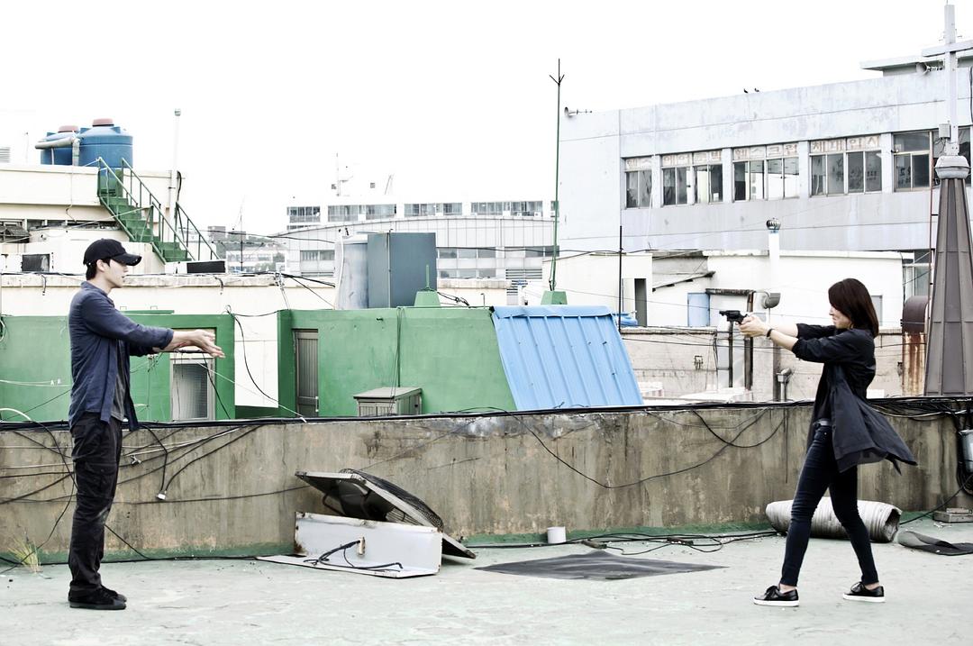 《警察夫人》剧照第29张图片