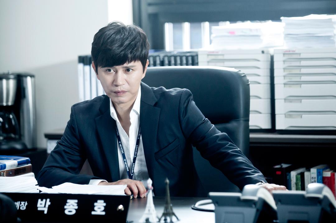 《警察夫人》剧照第26张图片