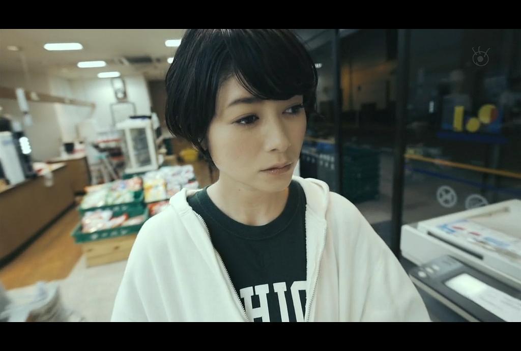 好爱好爱她的发型~~~...