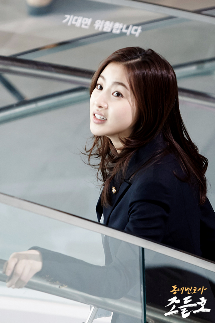 《邻家律师赵德浩》剧照第34张图片