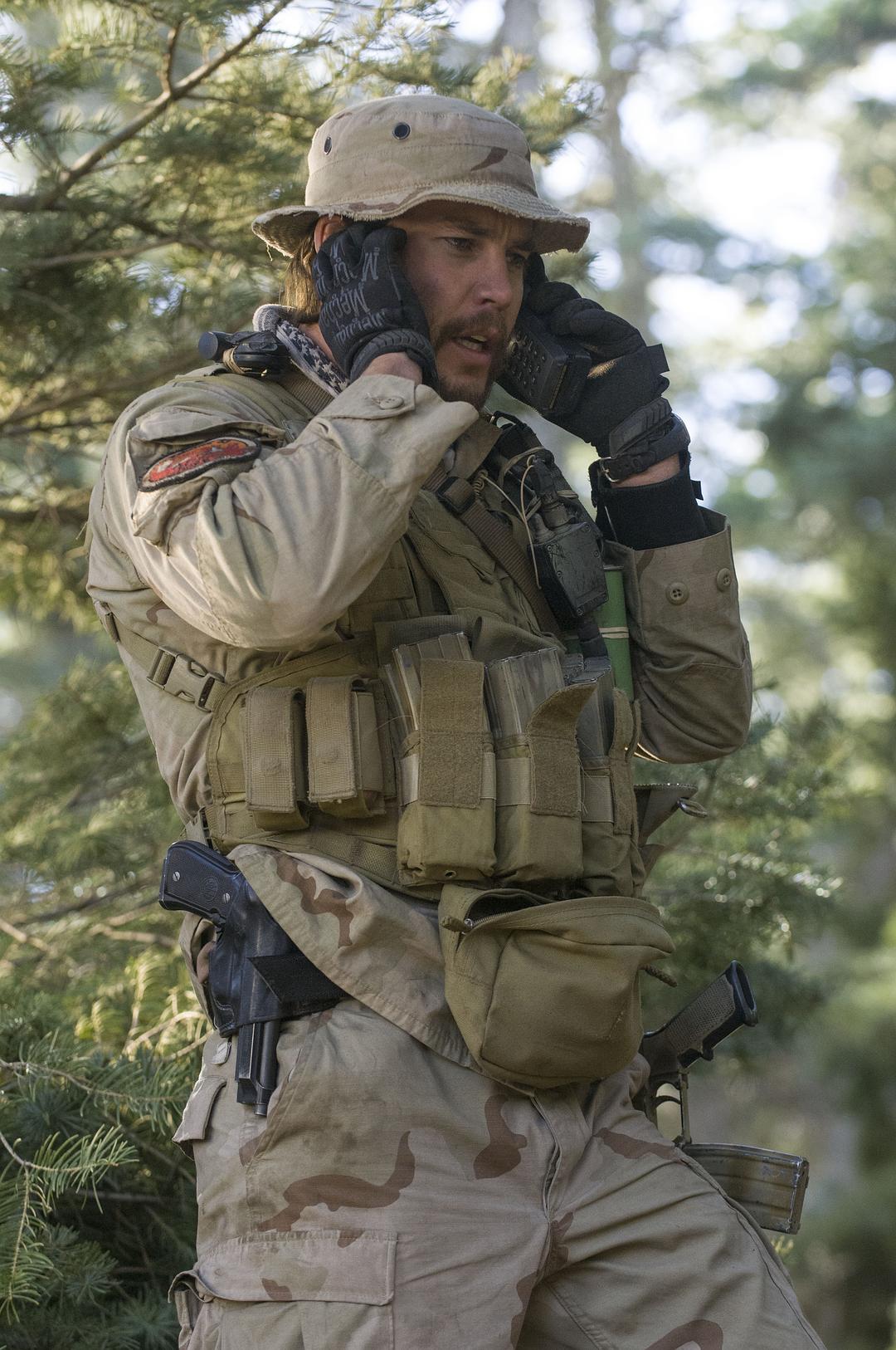 《孤独的幸存者》海报第11张图片