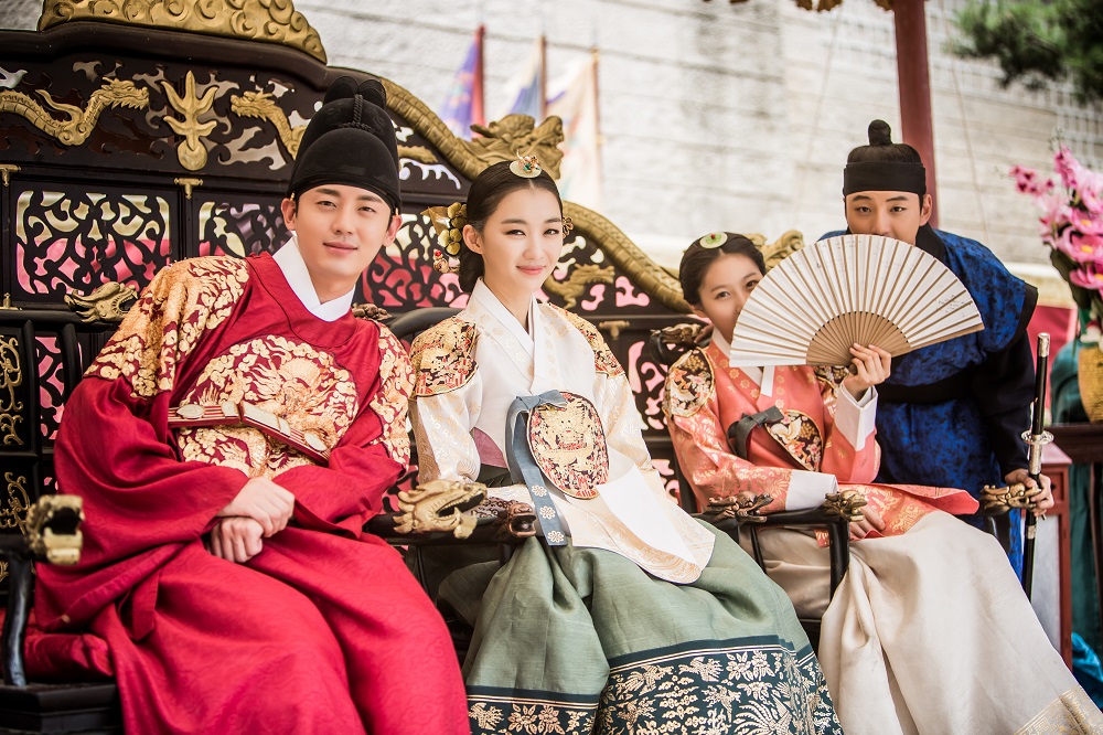 《魔女宝鉴》剧照第24张图片