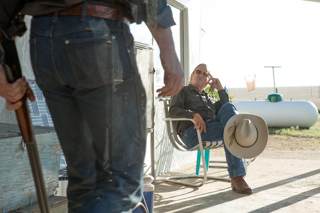 《赴汤蹈火》剧照第23张图片