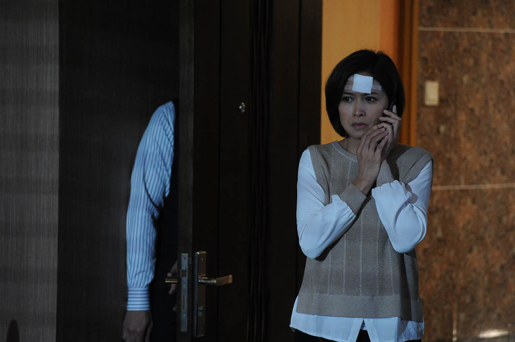 《完美叛侣》剧照第7张图片