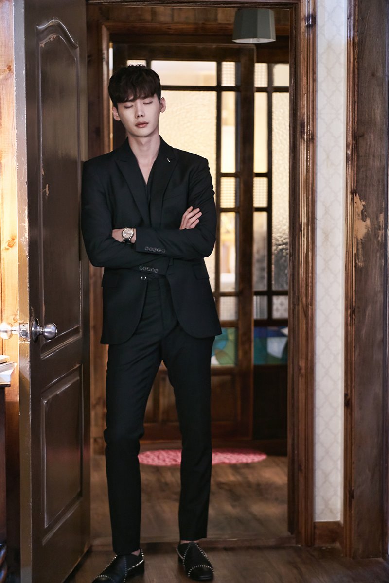 《W-两个世界》剧照第23张图片