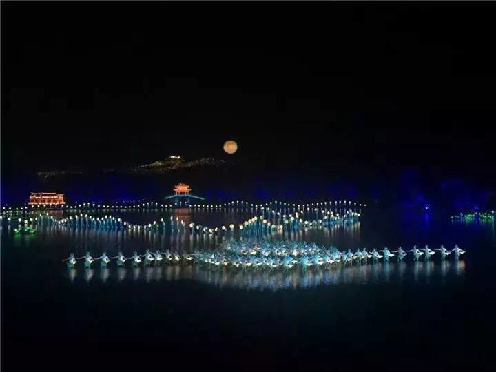 《最忆是杭州》剧照