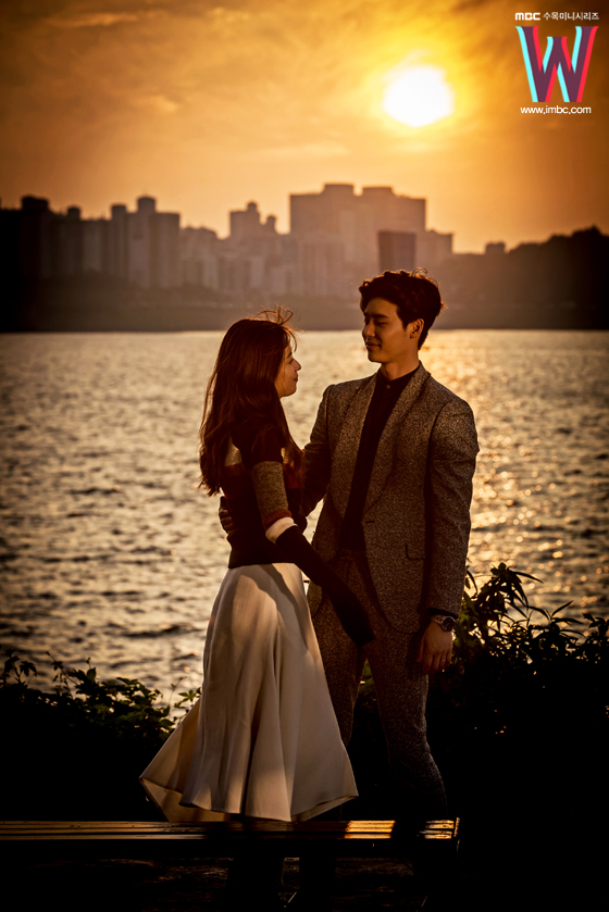 《W-两个世界》剧照第28张图片