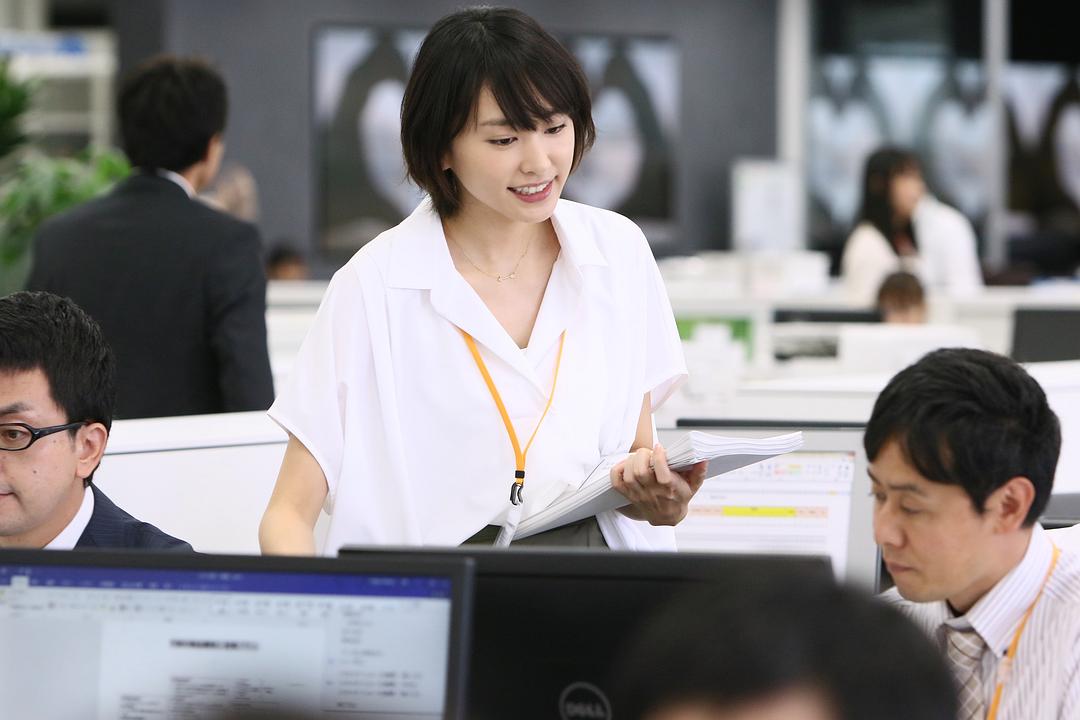 《逃避虽可耻但有用》剧照第43张图片