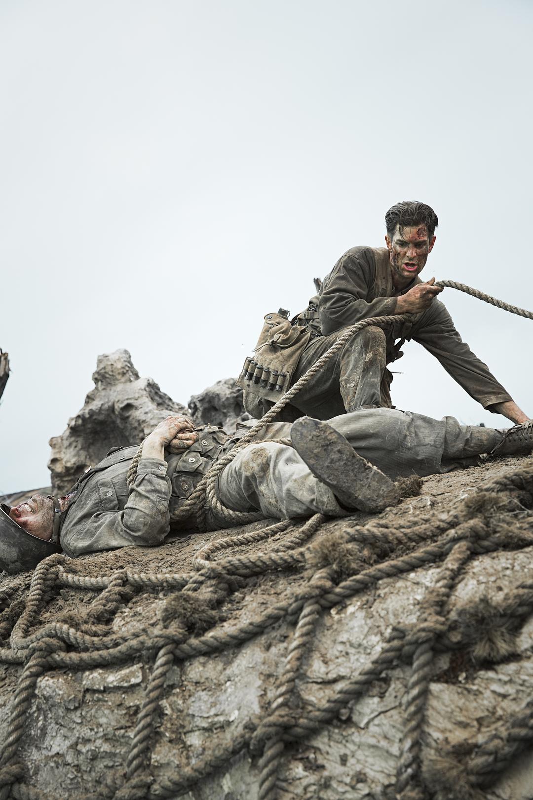 《血战钢锯岭》海报第22张图片