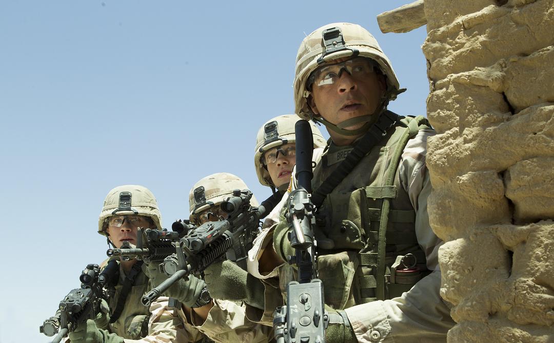 《比利·林恩的中场战事》海报第40张图片