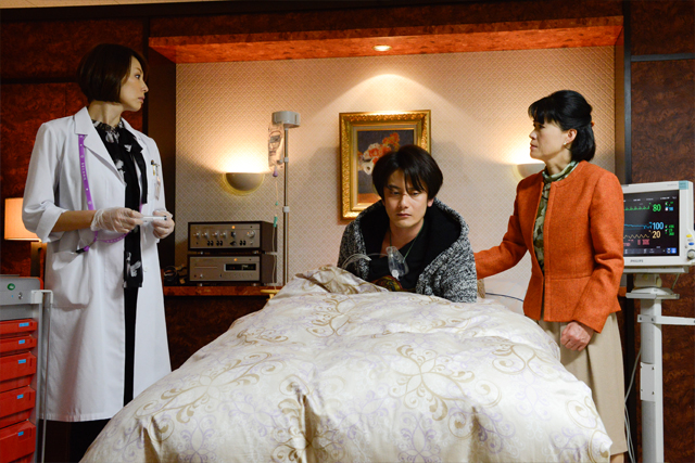 《X医生：外科医生大门未知子第4季》剧照