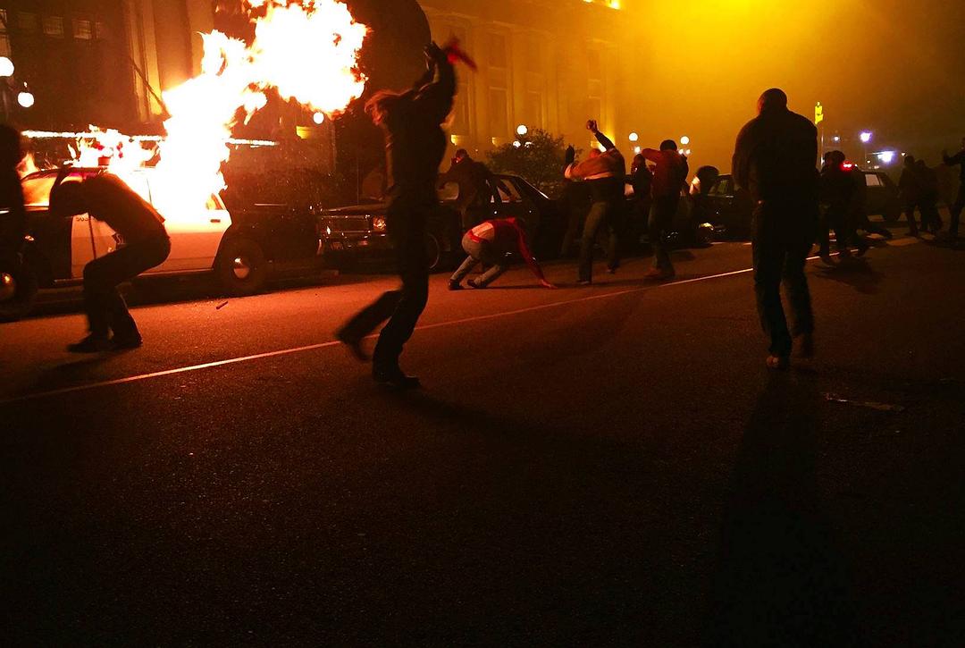 《当我们崛起时》剧照