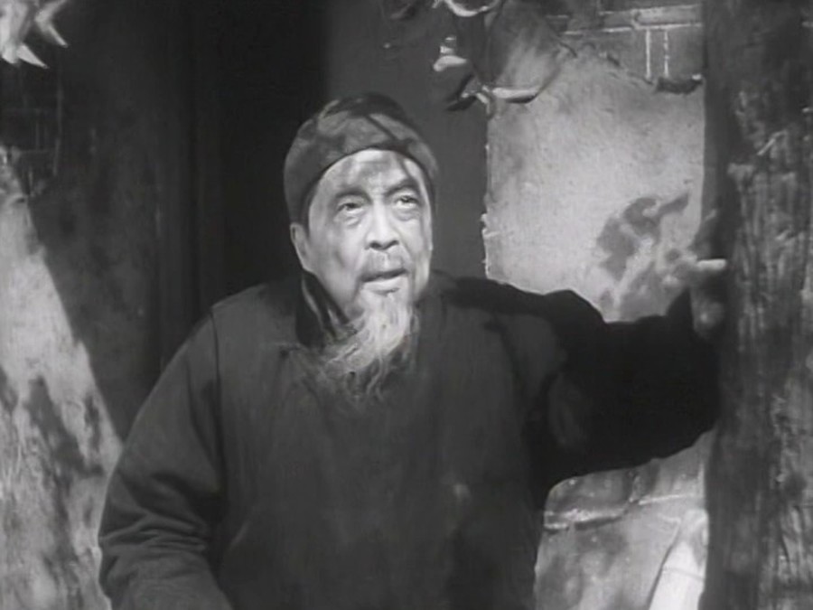 《一江春水向东流》剧照第47张图片