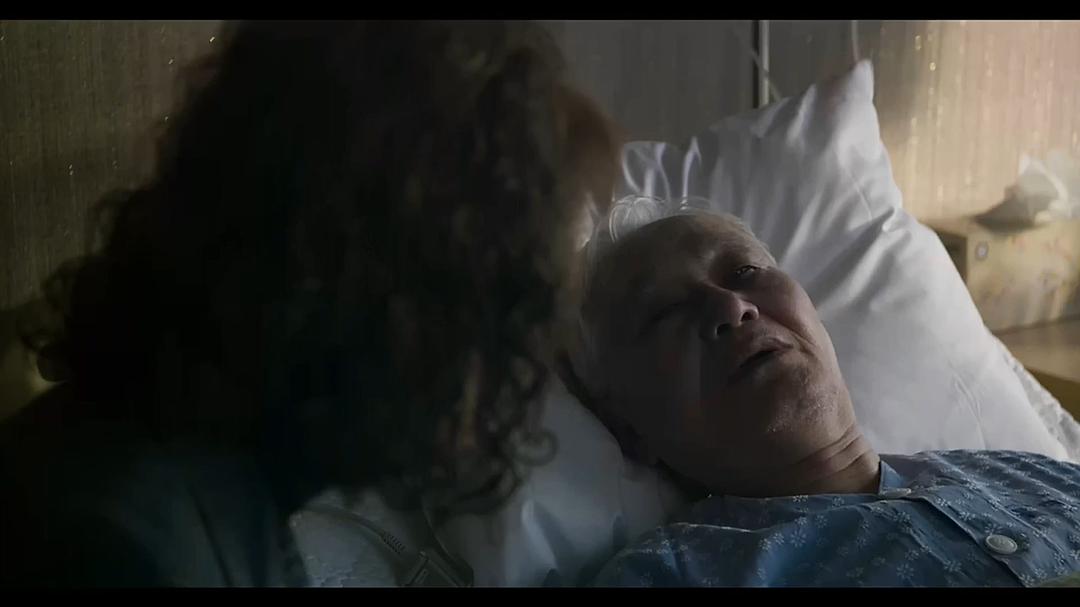 《酒神小姐》剧照第41张图片