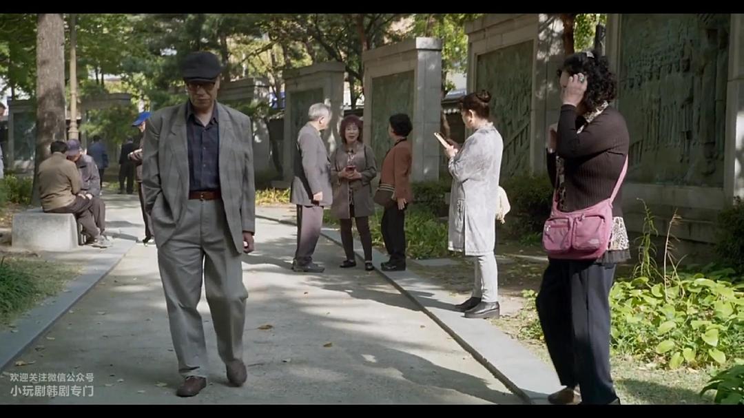 《酒神小姐》剧照第36张图片