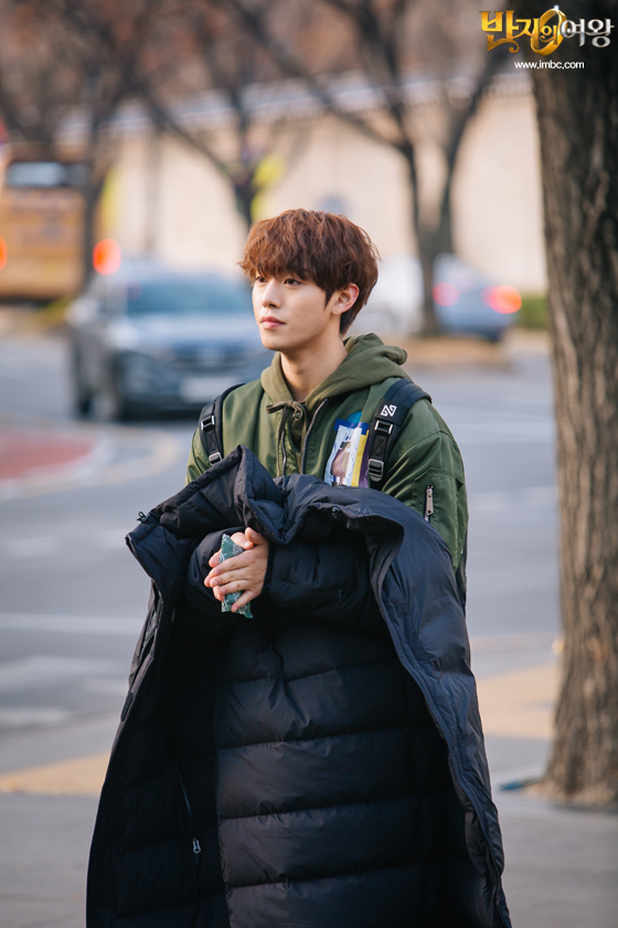 《三色幻想：戒指的女王》剧照第29张图片