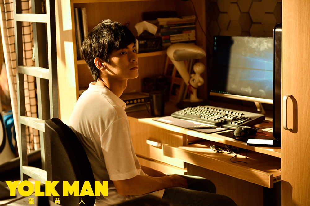 林柏宏眼露忧郁心事重...