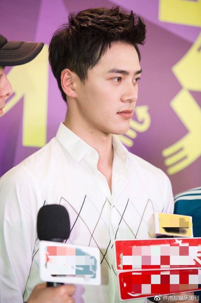 网络剧《同学两亿岁》...