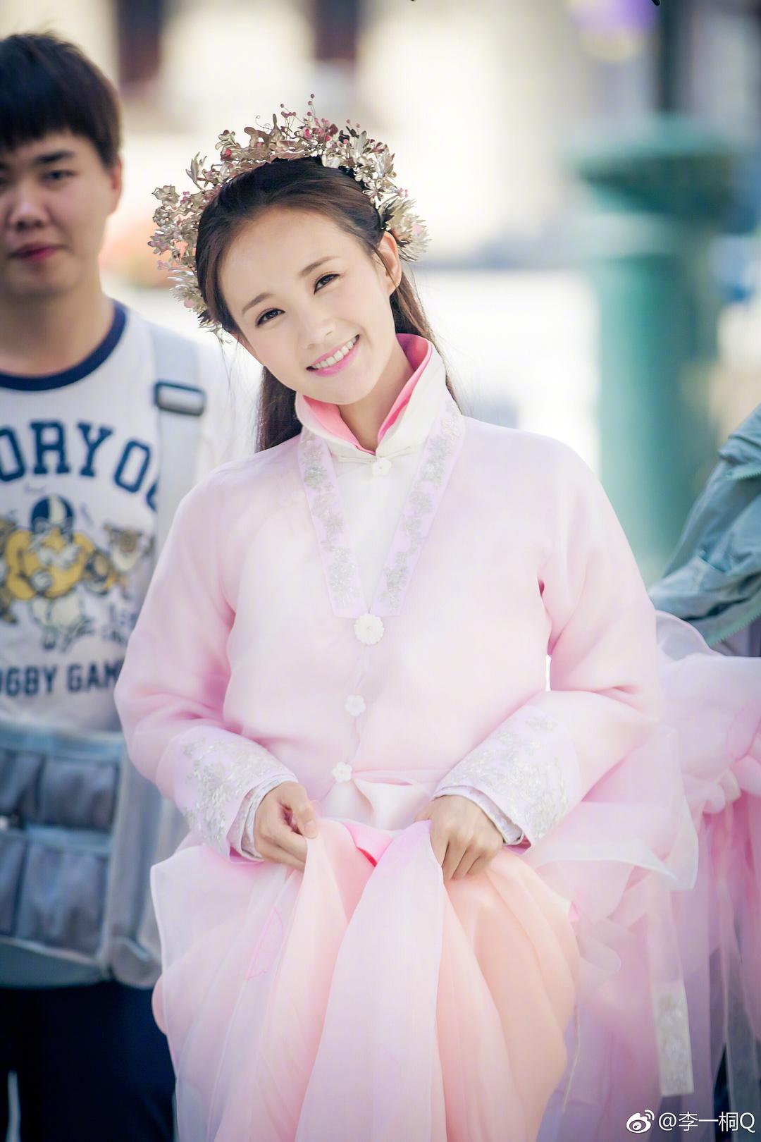 《海棠经雨胭脂透》剧照第9张图片