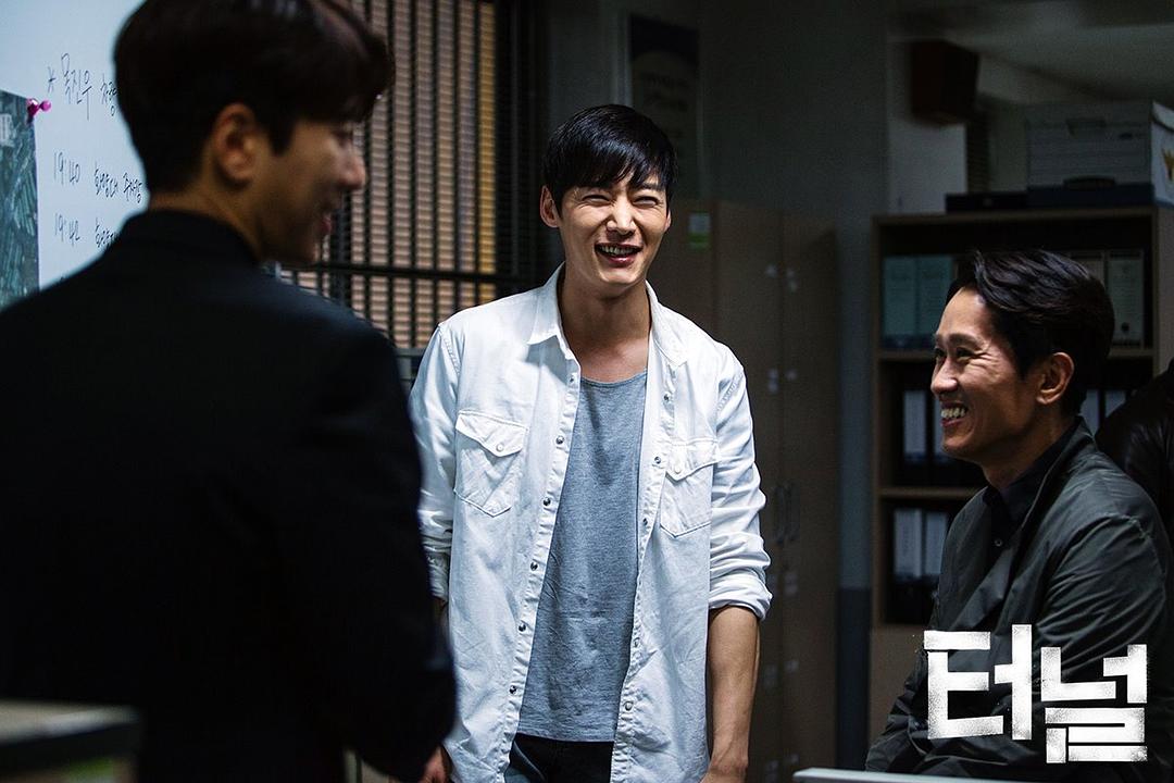 《隧道》剧照第51张图片