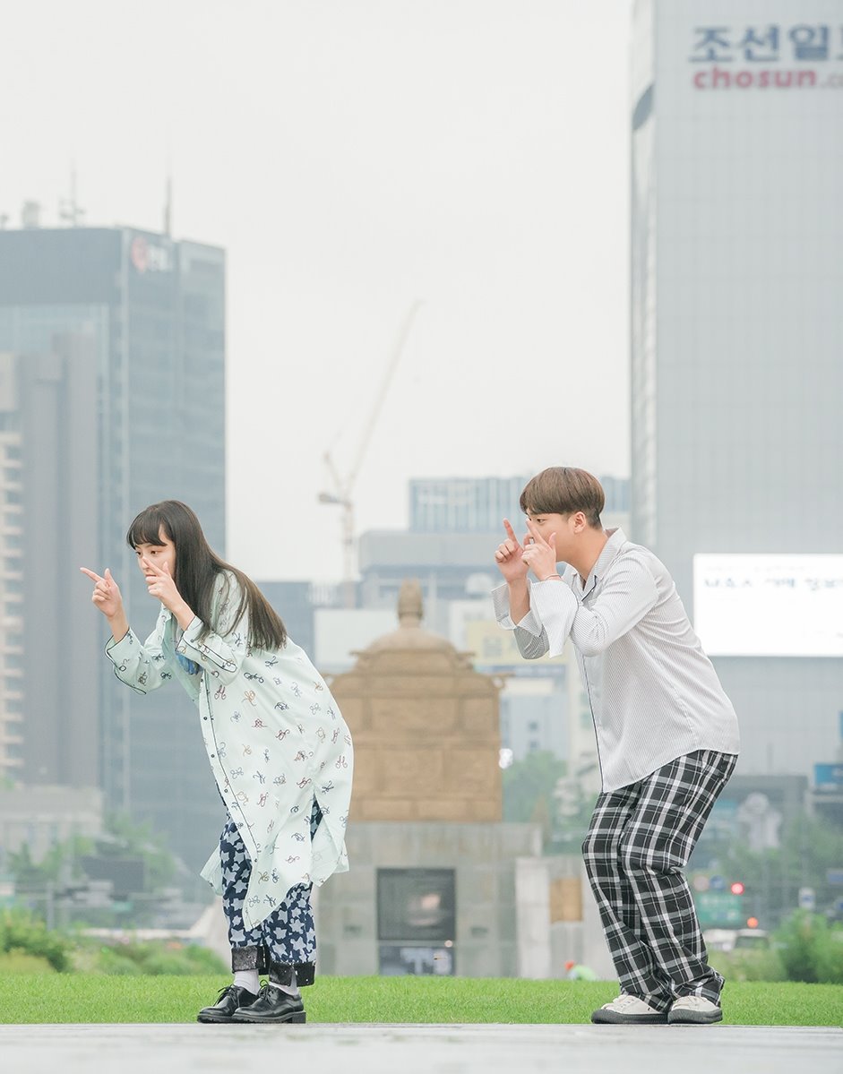 《人孔：奉必梦游仙境》剧照第21张图片