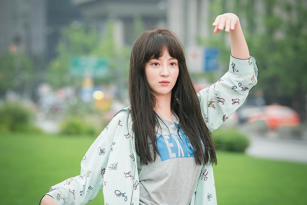 《人孔：奉必梦游仙境》剧照