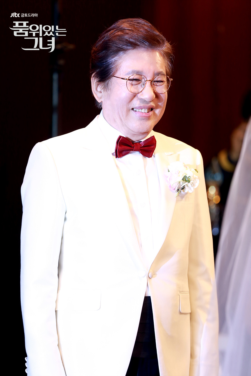 《有品位的她》剧照第31张图片