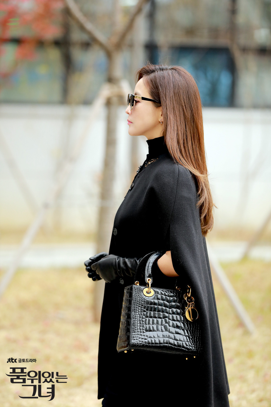 《有品位的她》剧照第29张图片