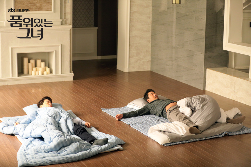 《有品位的她》剧照第58张图片