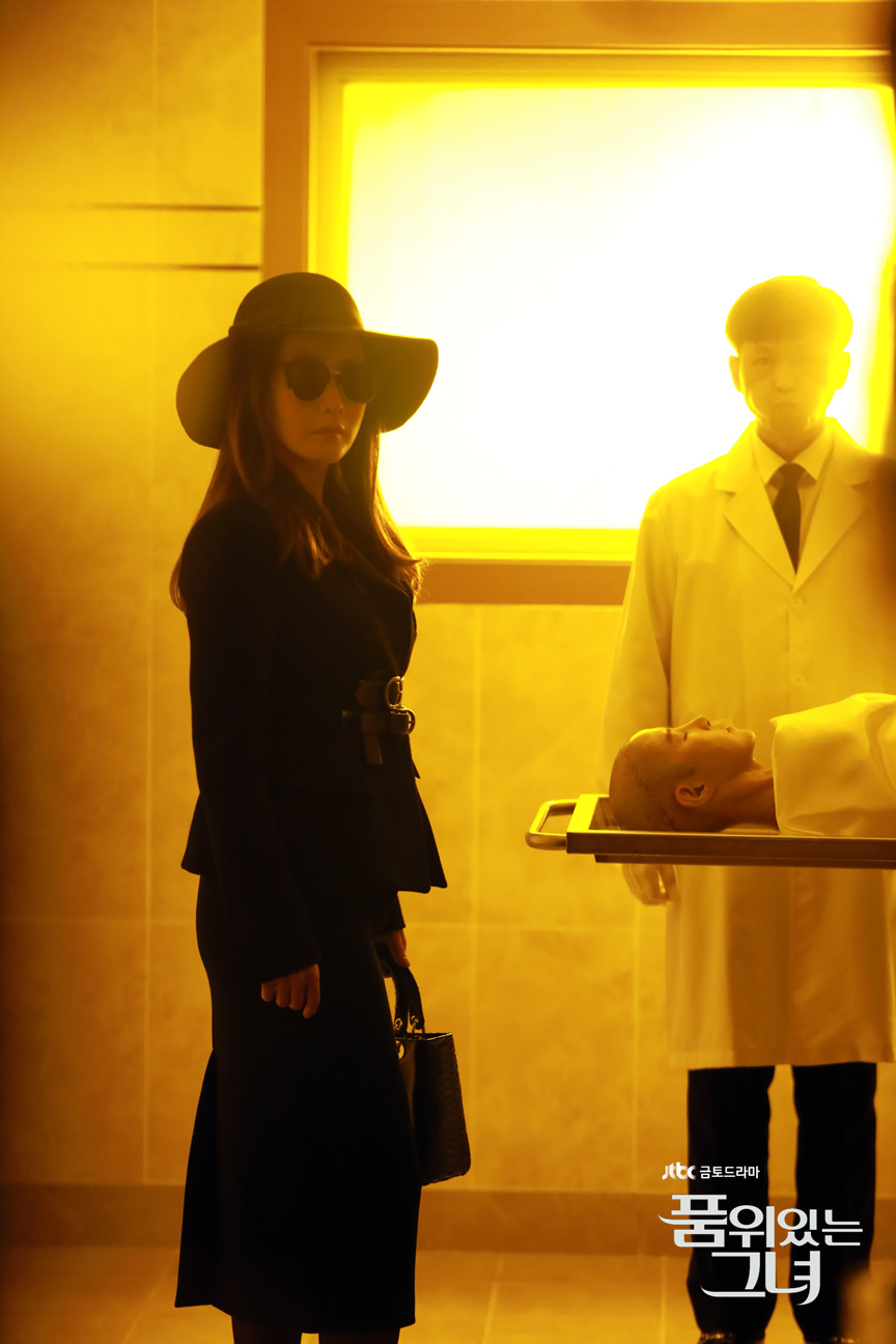 《有品位的她》剧照第36张图片