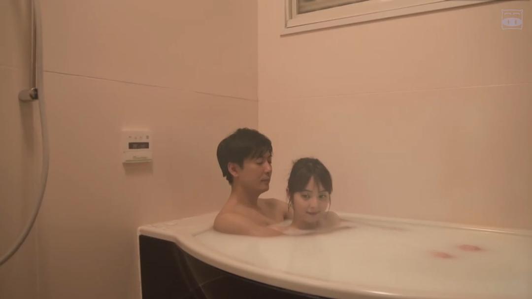 《下雨时你的温柔》剧照第9张图片