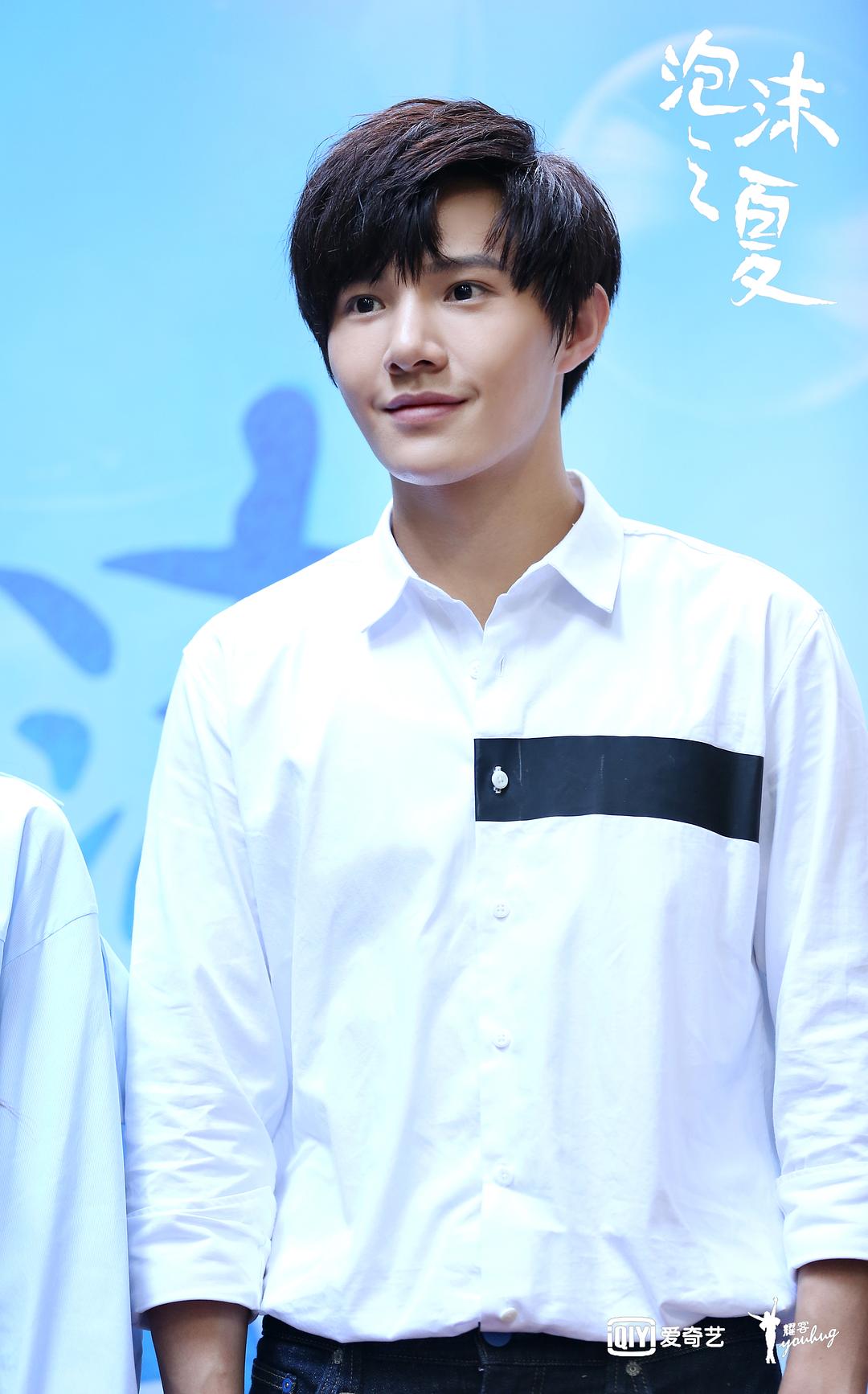 《泡沫之夏》海报第56张图片