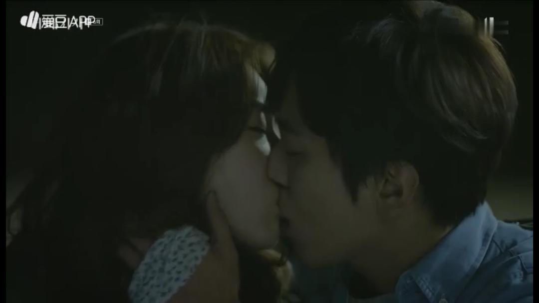 《花都情缘》剧照第34张图片