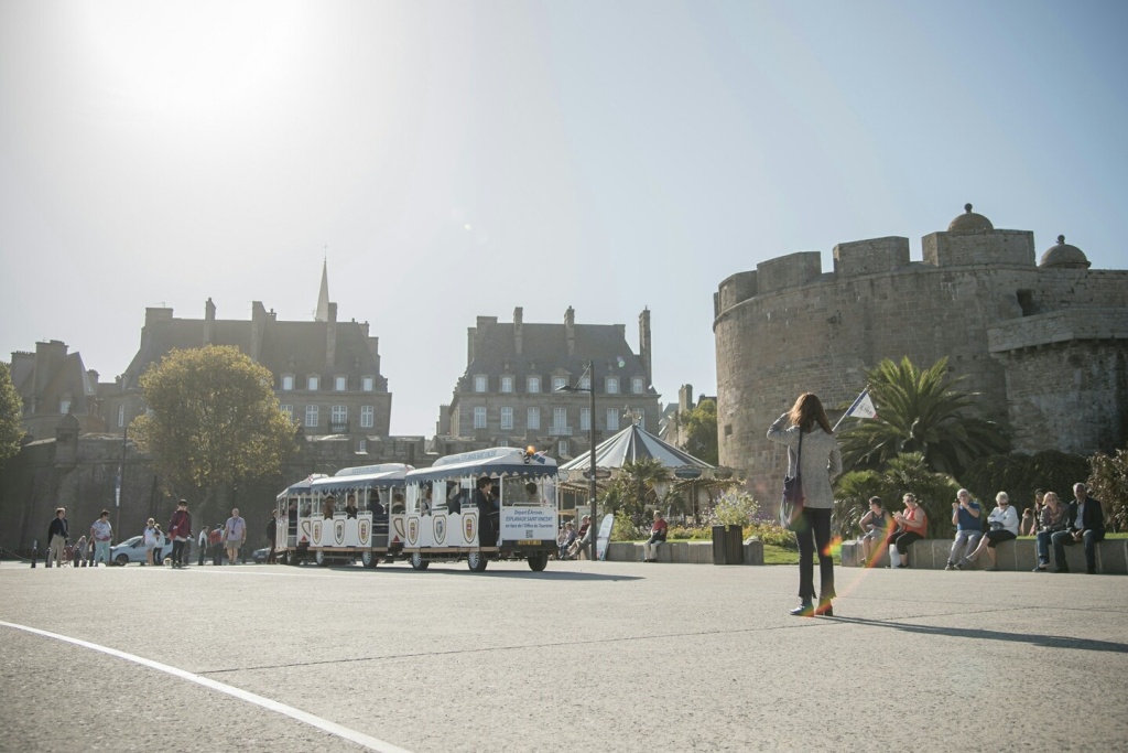 《花都情缘》剧照第59张图片