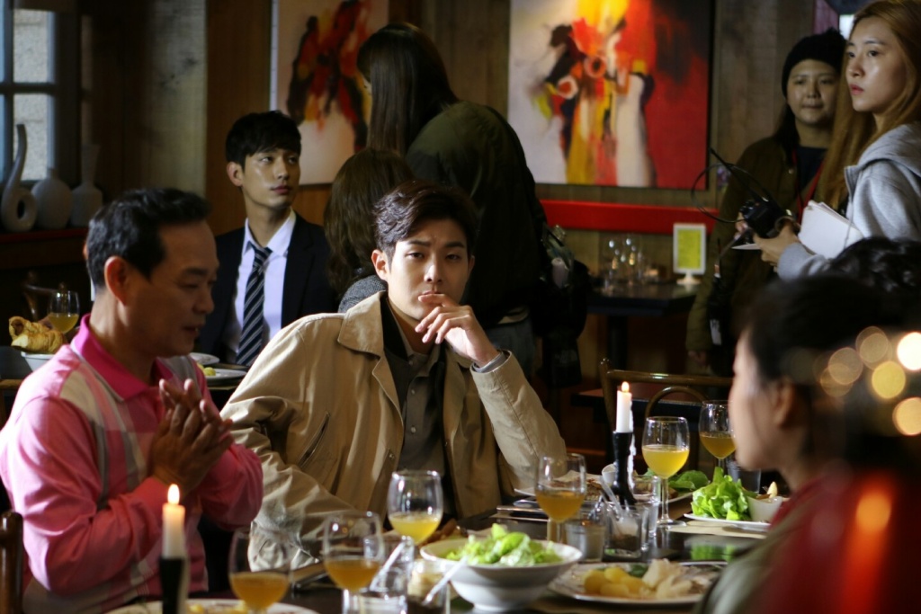 《花都情缘》剧照第52张图片