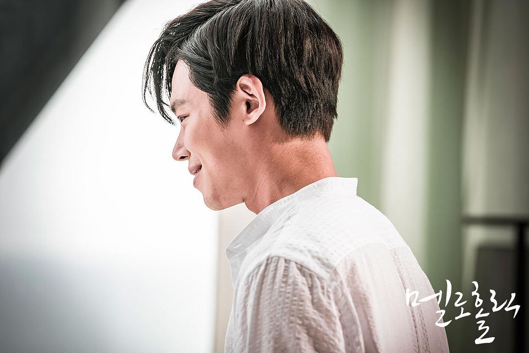 《沉迷爱情》海报第55张图片