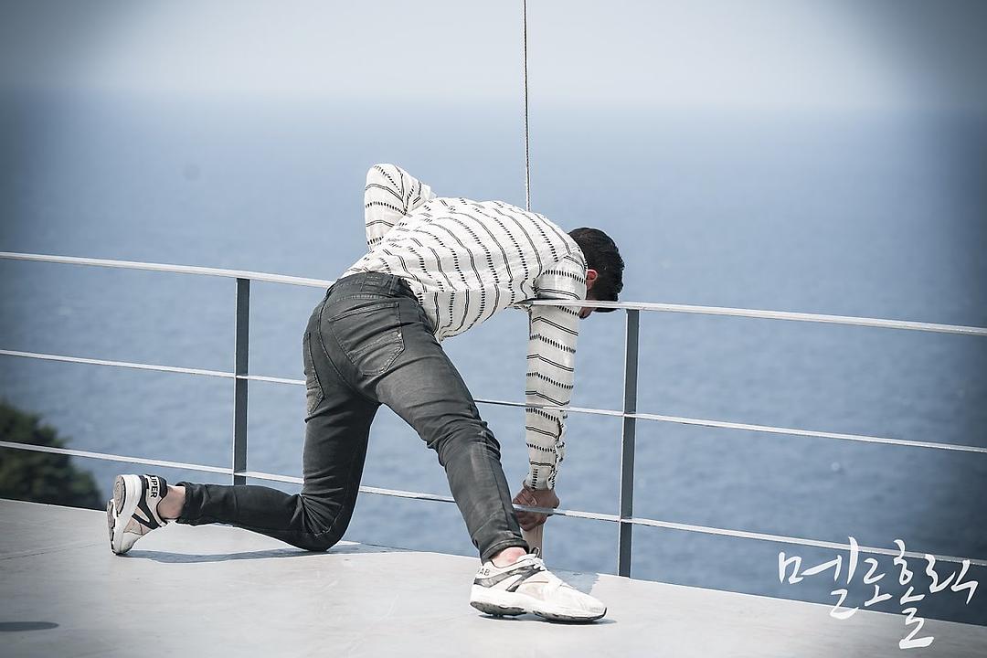 《沉迷爱情》海报第36张图片