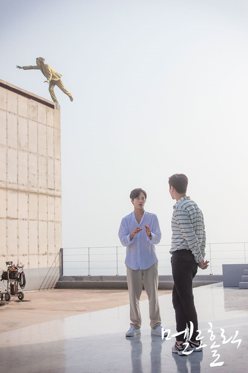 《沉迷爱情》海报第19张图片