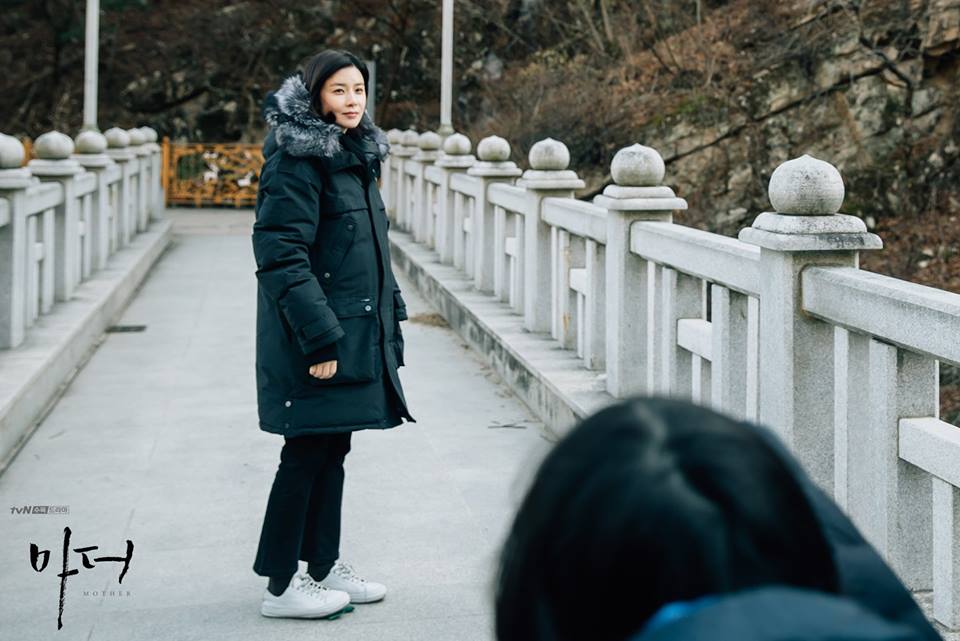 《母亲》剧照第38张图片