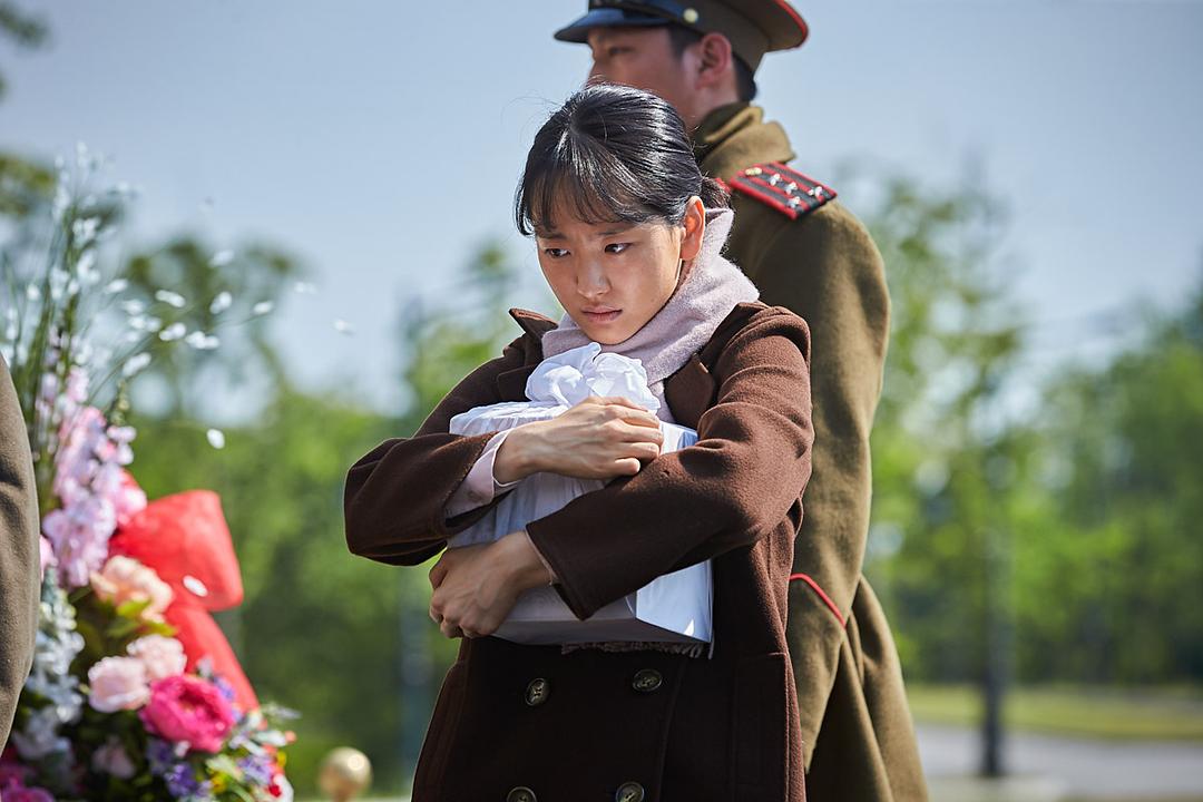 《铁雨》海报第13张图片